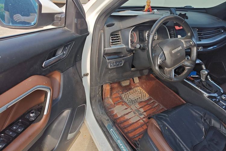 Used Haval H6 2017 Blue Label 1.5T Automatic Two-Wheel Drive ZhiShang Model