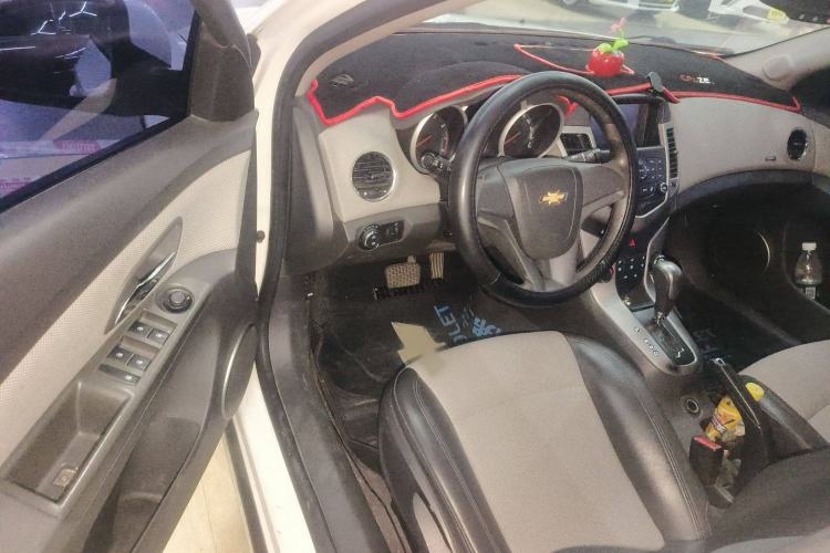 Used Chevrolet Cruze 2013 1.8L SE AT
