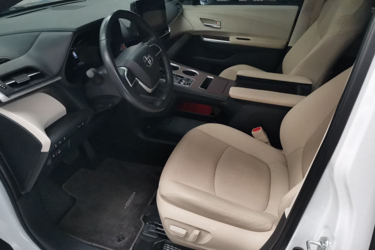 Used Toyota Sienna 2021 2.5L Hybrid Luxury Edition