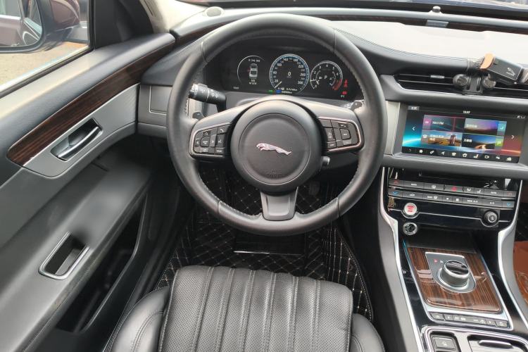 Used Jaguar XFL 2017 XFL 2.0T 240PS Premium Edition