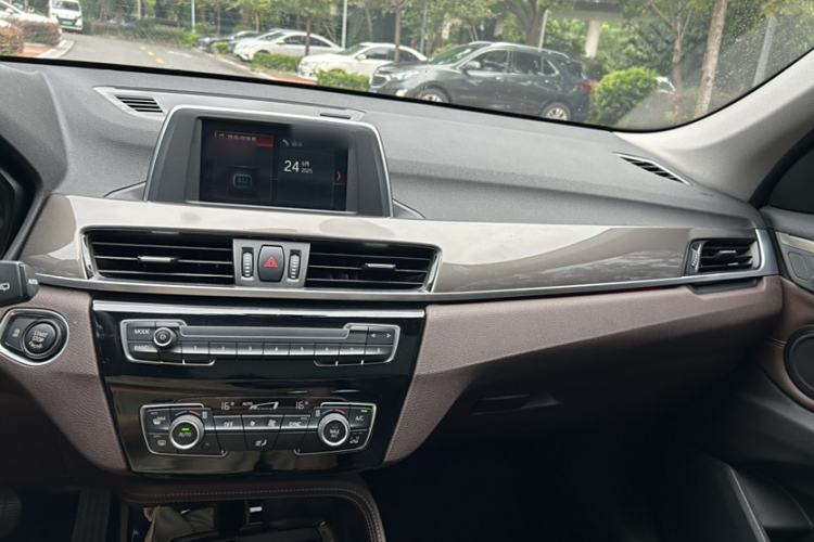 Used BMW X1 2018 sDrive18Li Luxury Model
