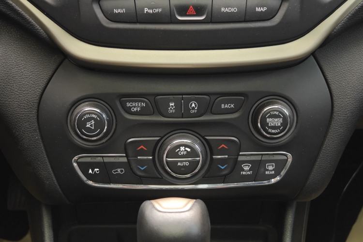 Used  Cherokee 2016 2.4L Leading Edition