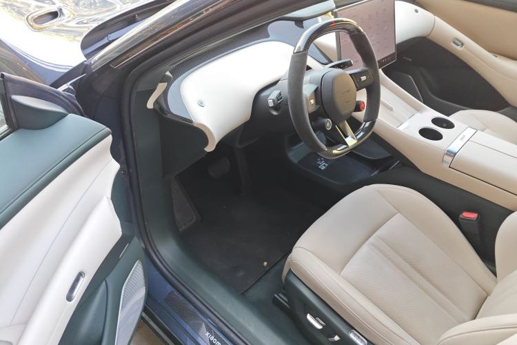 Used  YU7 2025 Ultra-Long Range High-Performance All-Wheel-Drive Max Edition
