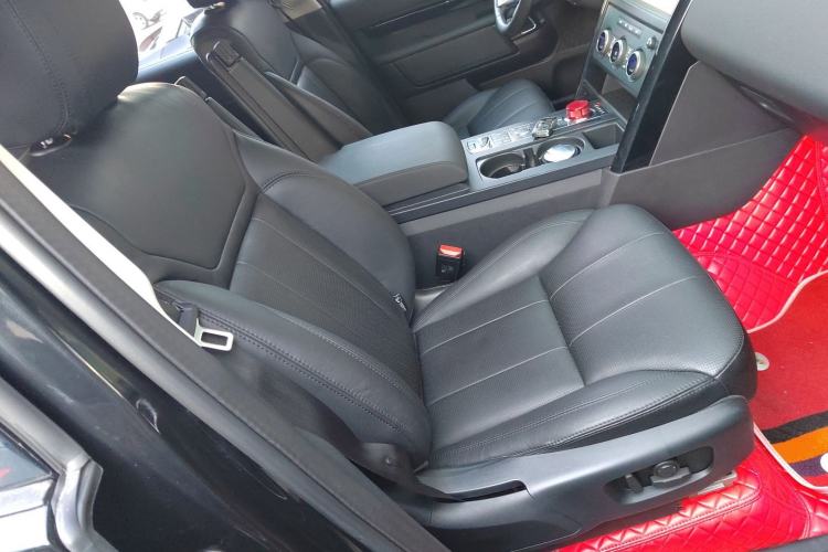 Used Land Rover Discovery 2018 2.0T SE
