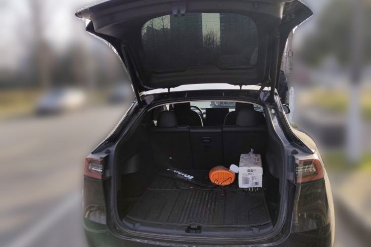 Used Tesla Model Y 2023 Rear-Wheel-Drive Version
