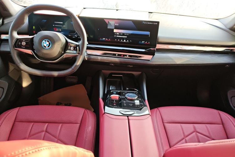 Used BMW i5 2024 eDrive 35L Luxury Package
