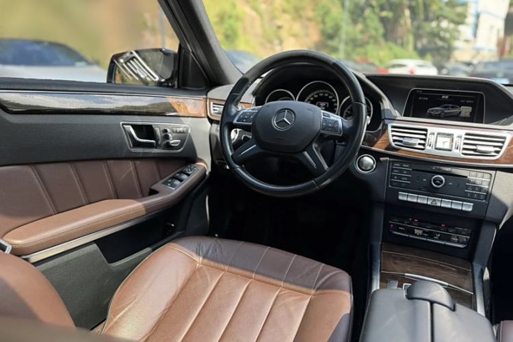 Used Mercedes-Benz E-Class 2015 E 260 L Luxury Model
