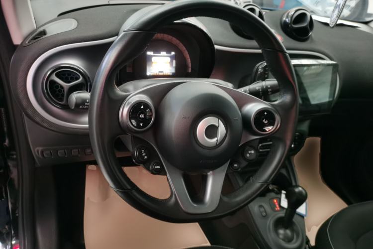 Used  fortwo 2019 0.9T 66kW Hardtop Wind Power Edition China VI
