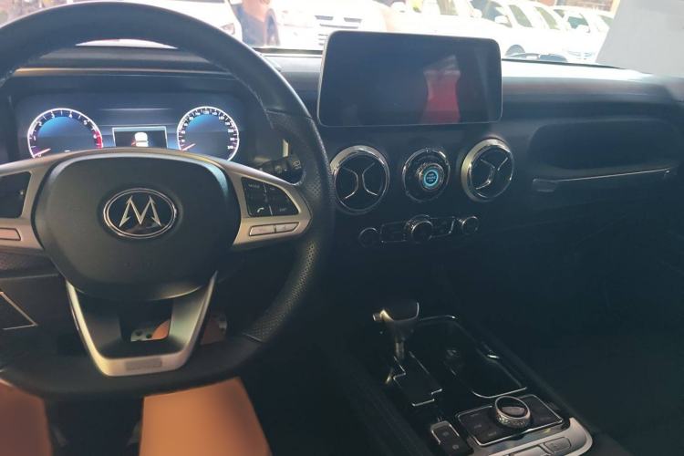 Used Beijing Auto BJ40 2019 PLUS 2.3T Automatic Four-Wheel Drive Premium Edition China VI
