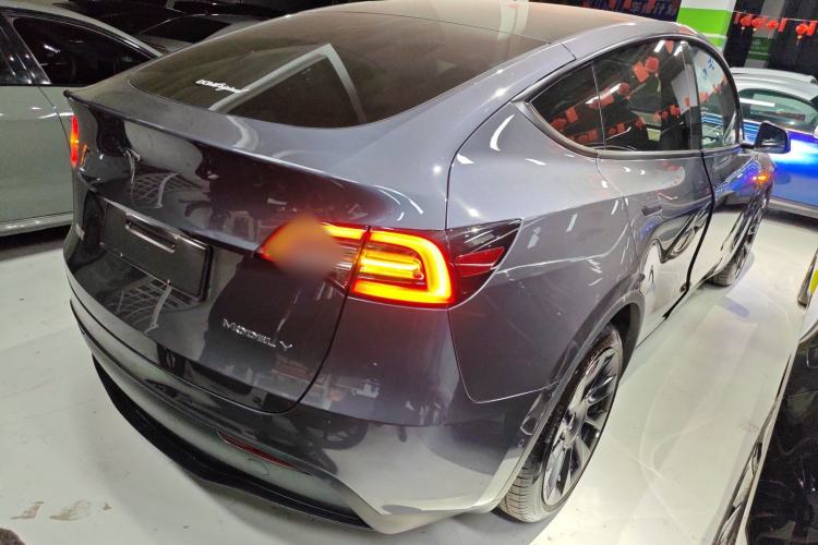 Used Tesla Model Y 2021 Long-Range All-Wheel-Drive Version
