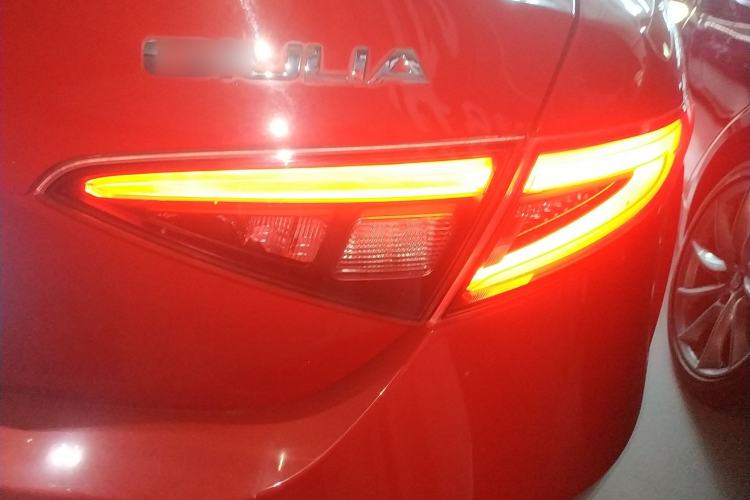 Used Alfa Romeo Giulia 2019 2.0T 280HP Luxury Edition
