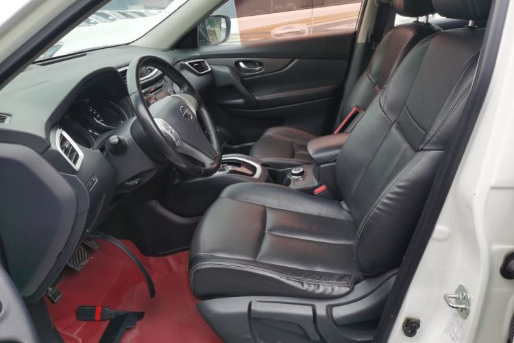 Used Nissan X-Trail 2016 2.0L CVT Smart Enjoyment Version 4WD