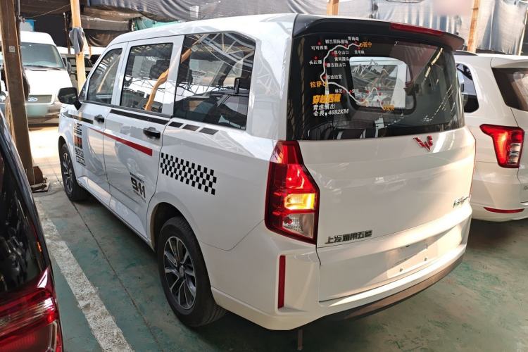 Used Wuling Hongguang PLUS 2020 1.5L Manual Standard Edition 5 Seats
