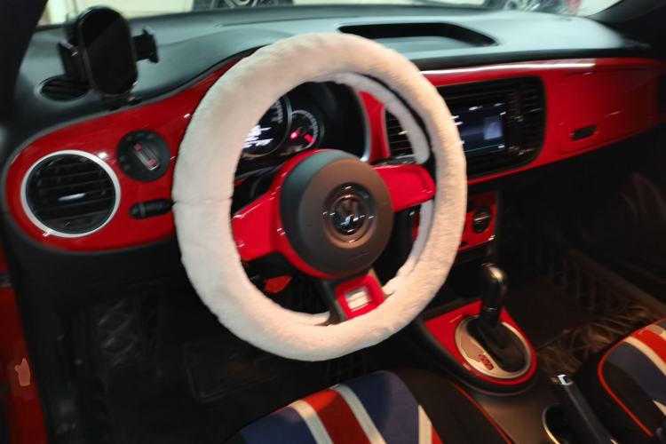 Used Volkswagen Beetle 2015 180TSI model
