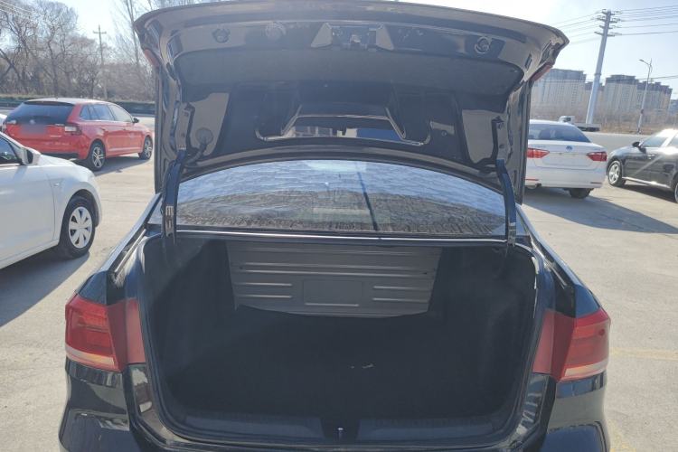 Used Volkswagen Santana 2015 1.6L Manual Comfort Edition
