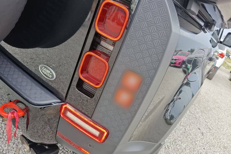 Used Land Rover Defender 2023 Facelift 110 3.0T P400 Dark Edition
