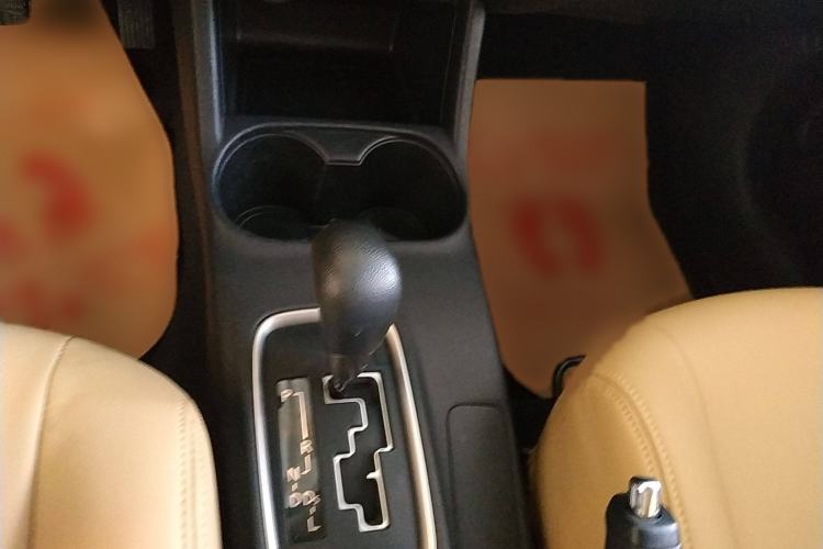 Used Mitsubishi Outlander 2016 2.0L Two-Wheel Drive Fashion Edition 5 Seats