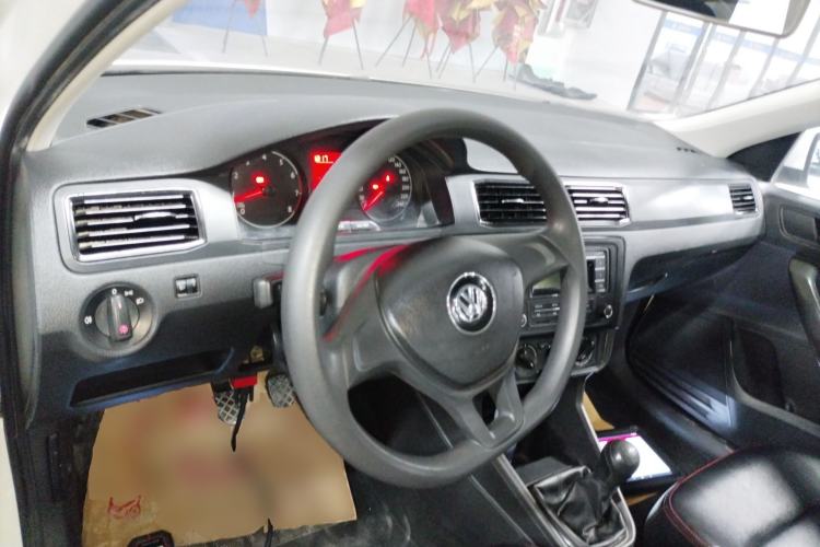 Used Volkswagen Santana 2016 1.6L Manual Fashion Edition
