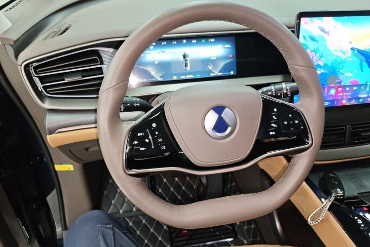 Used Denza D9 2022 DM-i 970 Four-Wheel Drive Prestige Model
