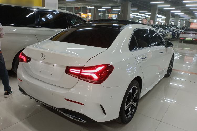 Used Mercedes-Benz A-Class 2022 Revised Version A 200 L Sport Sedan Fashionable Style
