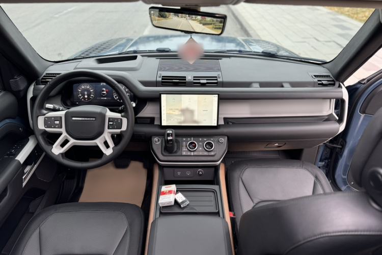 Used Land Rover Defender 2022 90 2.0T P300 X-DYNAMIC HSE
