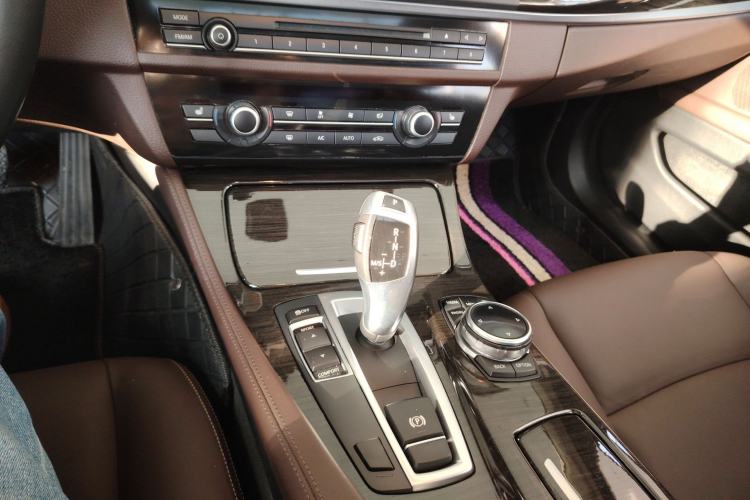 Used BMW 5 Series 2014 525Li Luxury Design Package
