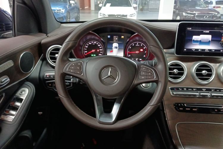 Used Mercedes-Benz GLC 2018 Refreshed GLC 300 4MATIC Dynamic Edition