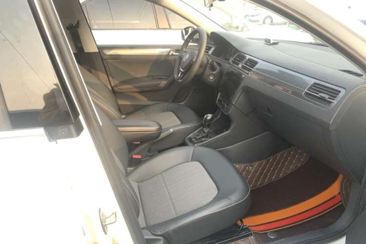 Used Volkswagen Santana 2016 1.6L Automatic Comfort Edition
