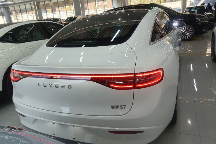 Used Hima Luxeed S7 2024 Pro Model
