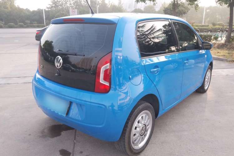 Used Volkswagen up! 2015 1.0L move up!
