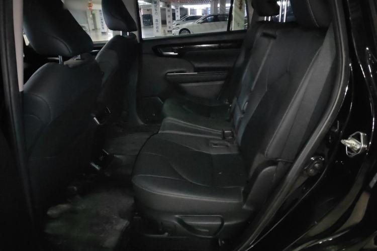 Used Toyota Highlander 2022 Dual-Engine 2.5L Four-Wheel Drive Prestige Version 7 Seats
