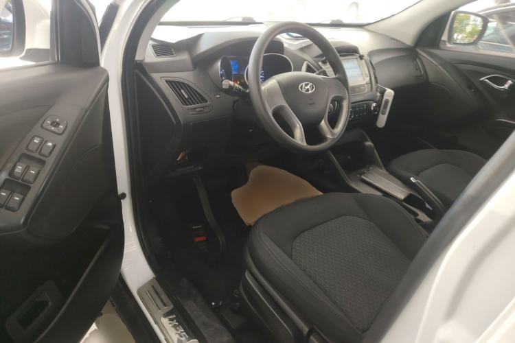 Used Hyundai ix35 2015 2.0L Automatic 2WD Comfort Edition China IV Standard
