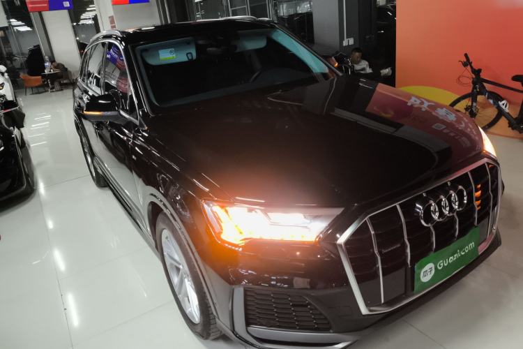 Used Audi Q7 2023 45 TFSI quattro S line Sport model
