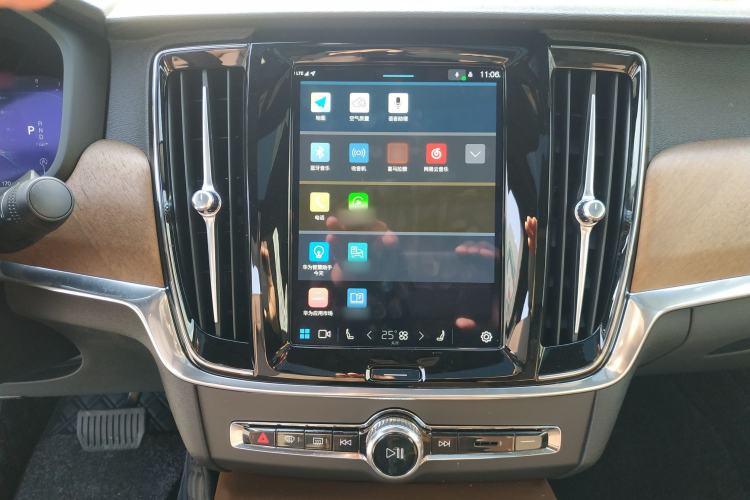 Used Volvo S90 2025 B5 Zhiyi Luxury Edition
