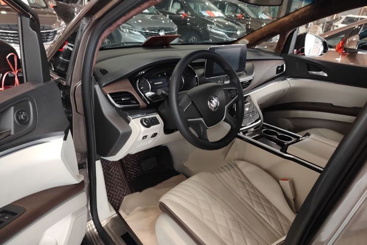 Used Buick GL8 2022 Land Cruiser Executive Class 652T Comfort Model