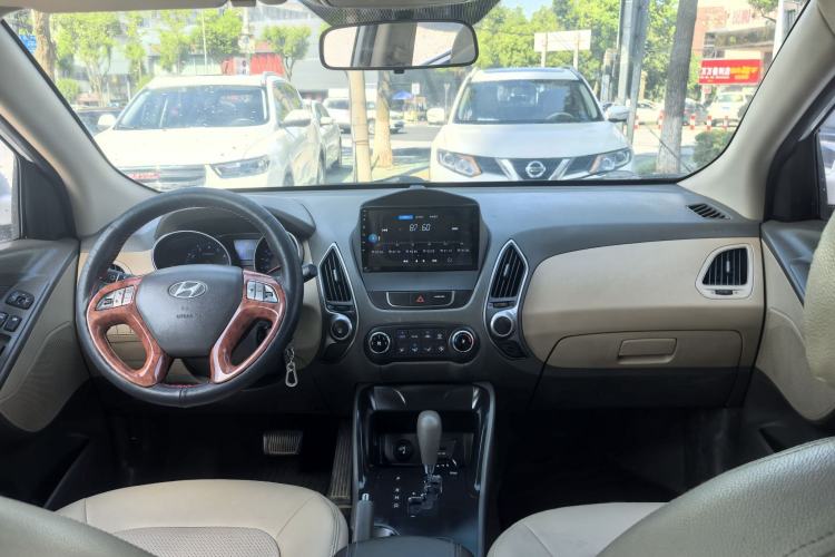 Used Hyundai ix35 2012 2.0L Automatic Two-Wheel Drive New Edition GL
