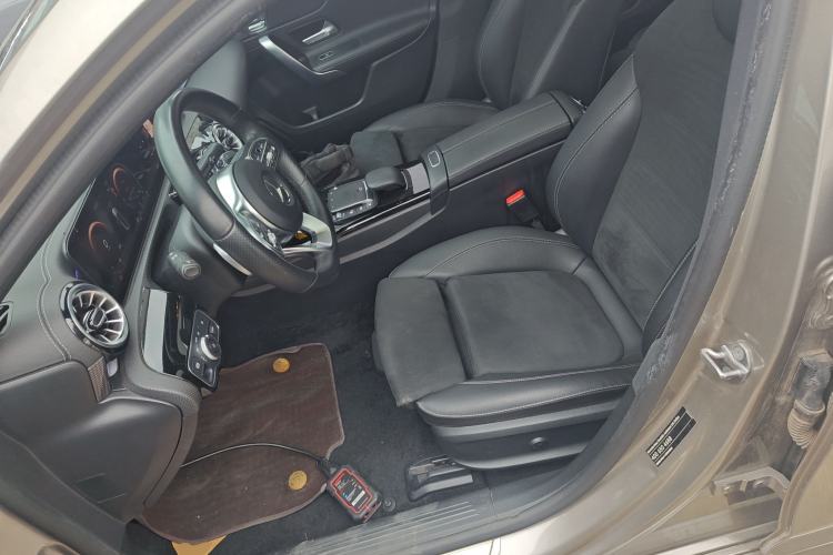 Used Mercedes-Benz A-Class 2022 Revised Version A 200 L Sport Sedan Fashionable Style