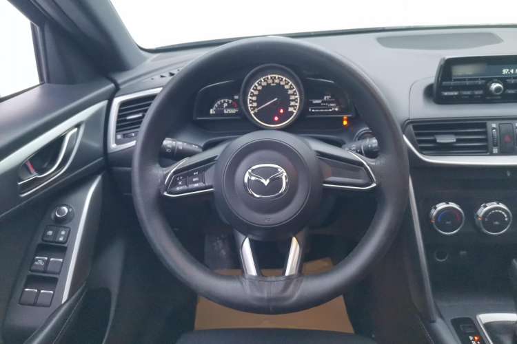 Used Mazda CX-4 2018 2.0L Automatic Two-Wheel Drive Blue Sky Dynamic Version China V Standard
