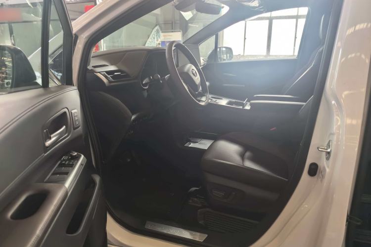 Used Toyota Granvia 2026 Model 2.5L Hybrid Prestige PLUS Four-Wheel Drive Edition