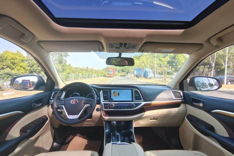 Used Toyota Highlander 2015 2.0T Two-Wheel Drive Luxury Edition 7 Seats