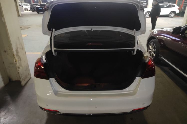 Used Geely Auto Emgrand 2019 Leading Edition 1.5L Manual Luxury Model China VI Standard
