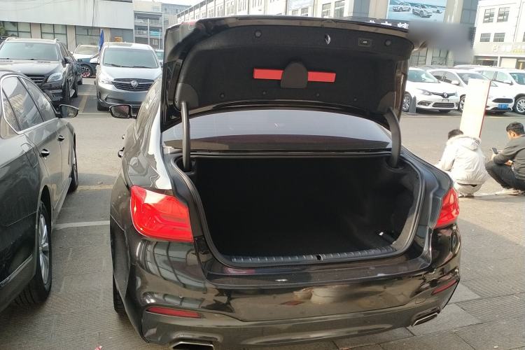 Used BMW 5 Series 2019 530Li Leading Model M Sport Package
