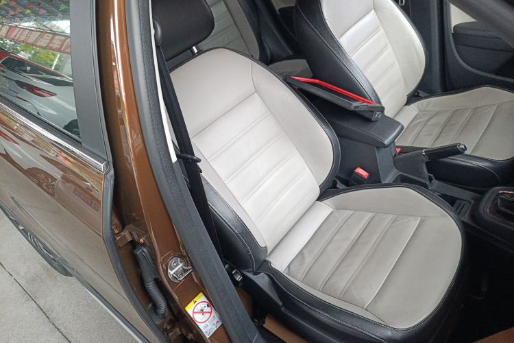 Used Volkswagen Cross Lavida 2014 1.4TSI DSG