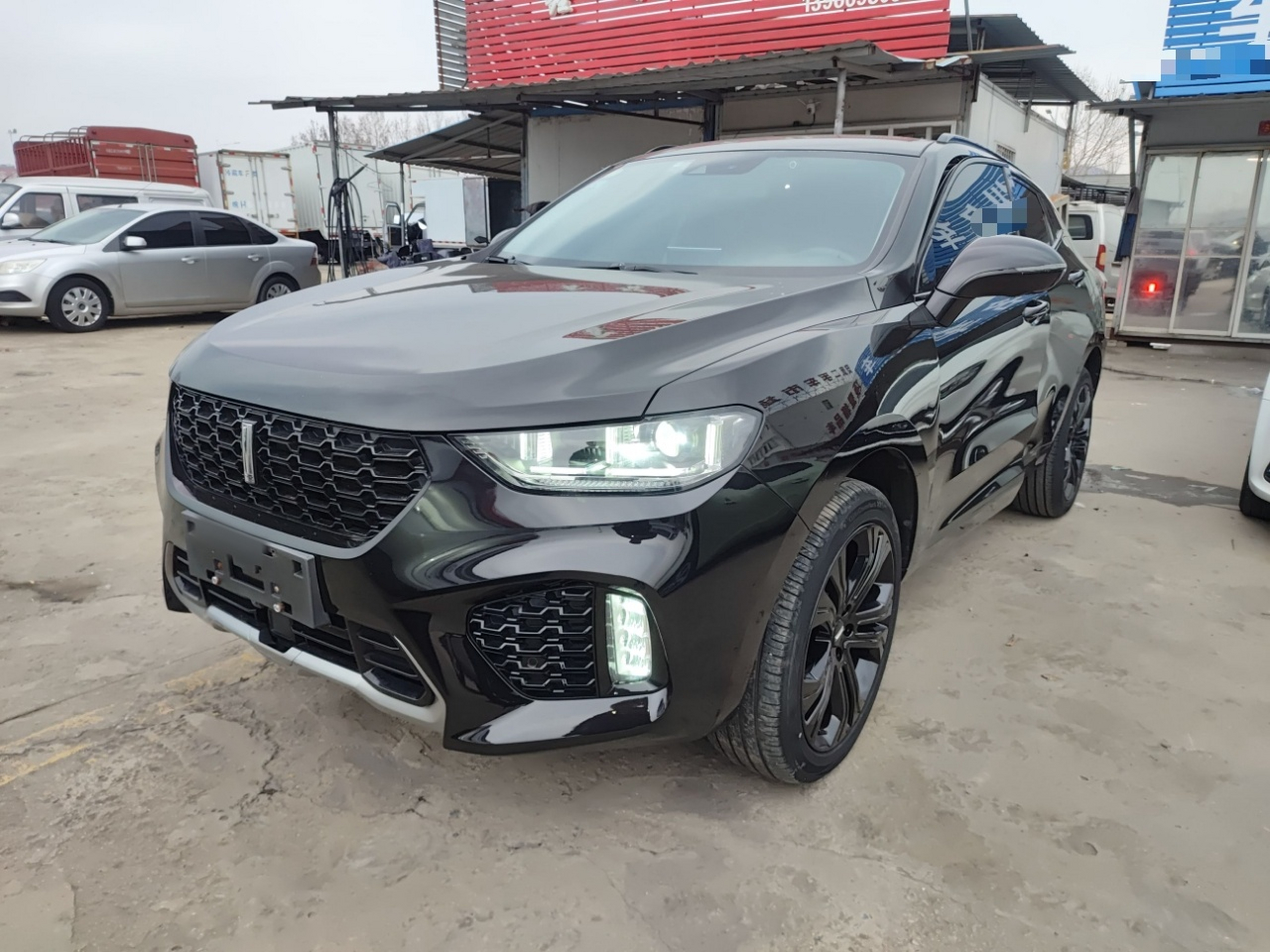 Под передней частью автомобиля