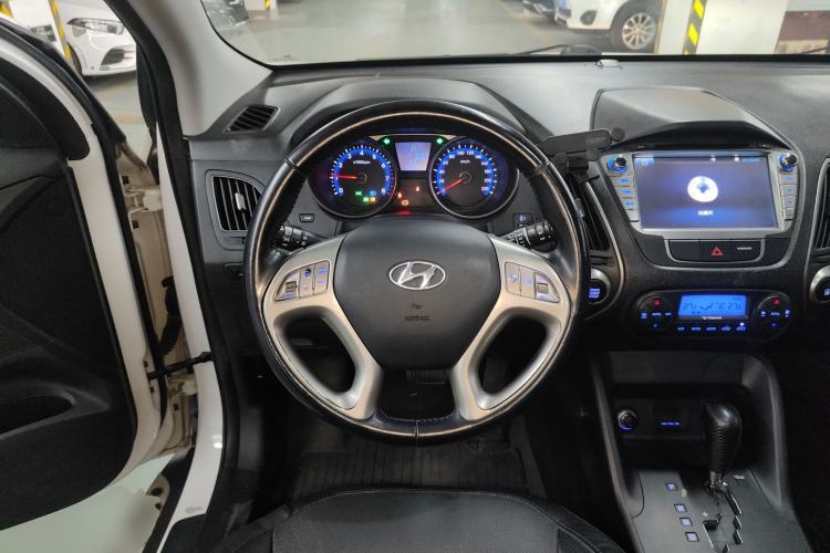 Used Hyundai ix35 2013 2.0L Automatic Two-Wheel Drive Smart GLS China IV Standard
