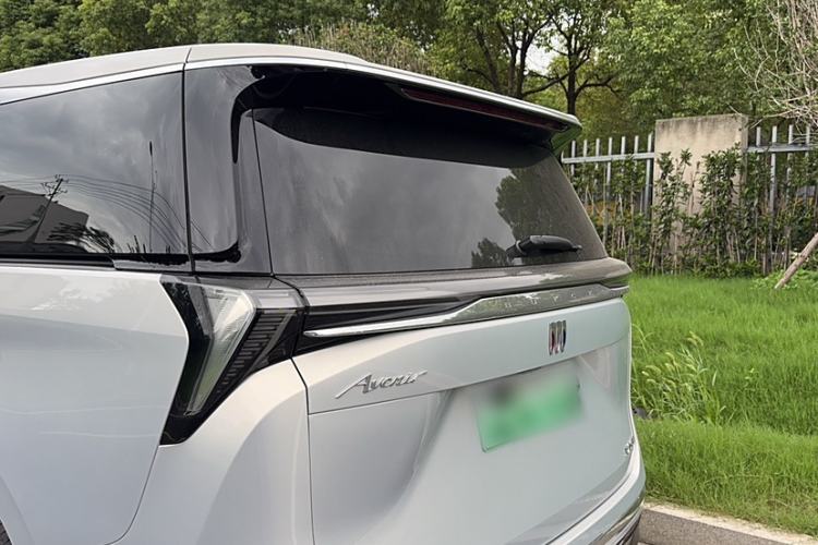 Used Buick GL8 New Energy 2024 Lu Zun Luxury Edition 7-Seater
