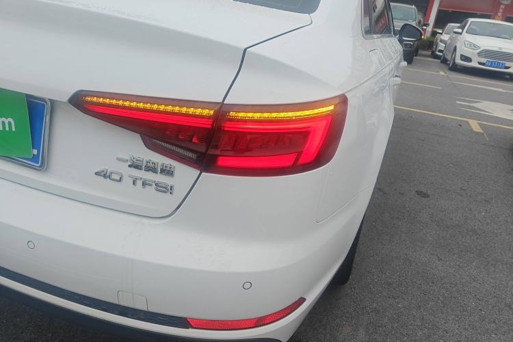 Used Audi A4L 2018 30th Anniversary Edition 40 TFSI Fashion Model
