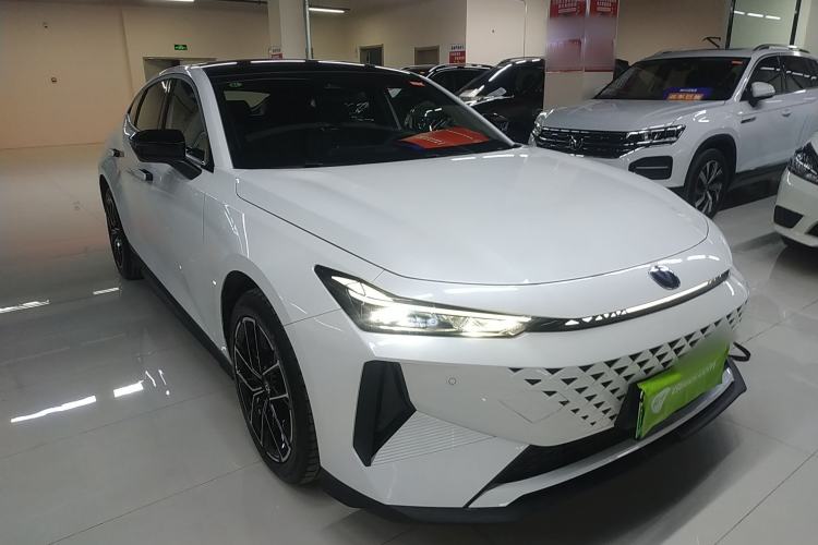 Used Changan UNI-V iDD 2024 Blue Whale Smart Electric iDD 136km ZhiKu Model