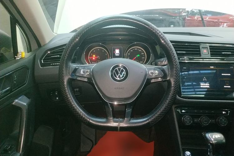 Used Volkswagen Tiguan L 2021 330TSI Automatic Two-Wheel Drive Smart Edition
