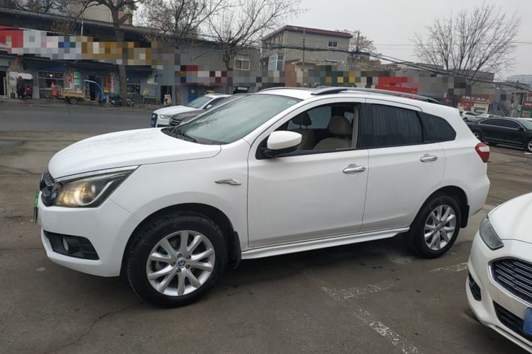 Used Venucia T70 2015 2.0L CVT Smart Edition